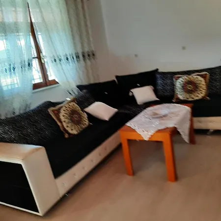 Apartment Garufalia *